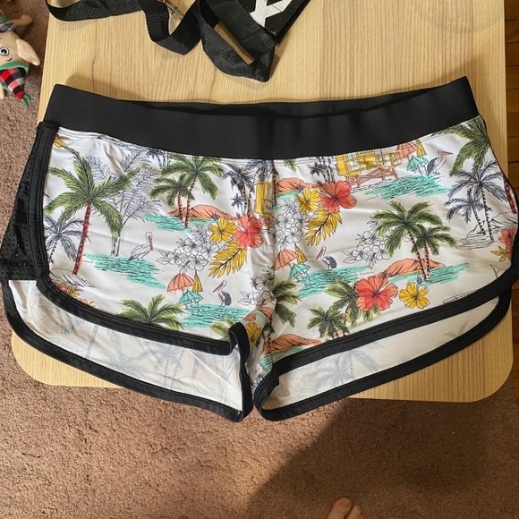 Body Glove Pulse Crossover shorts - Picture 1 of 3
